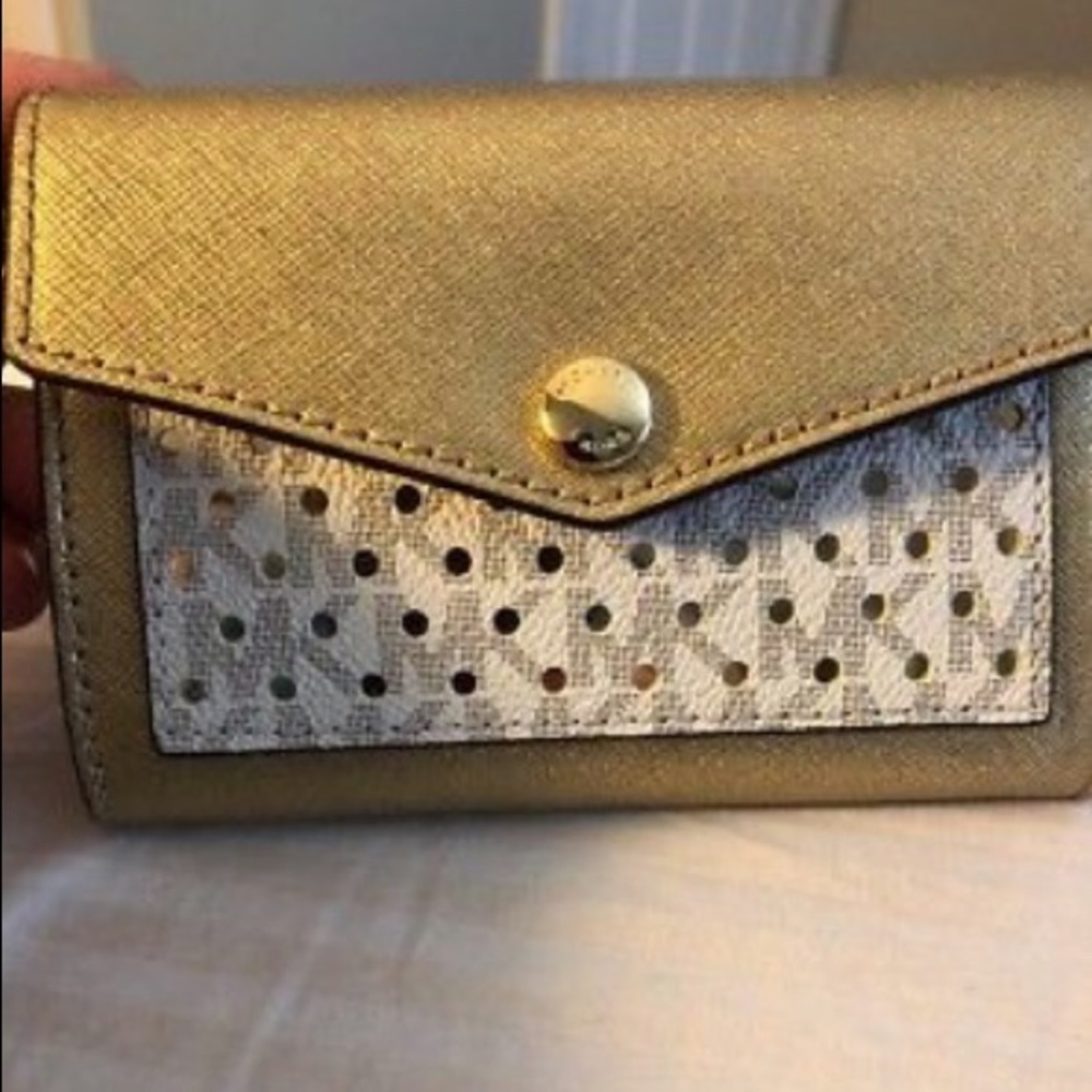 Brand new!!  Michael Michael Kors MD Card holder